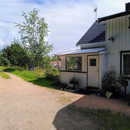Laegenhet Naturnaera I Henån Kültér fotó